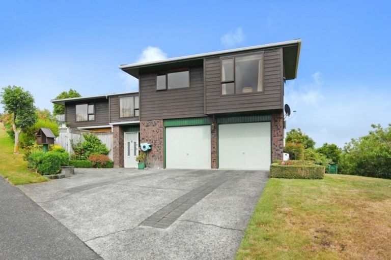 Photo of property in 40 Seymour Grove, Kingsley Heights, Upper Hutt, 5018