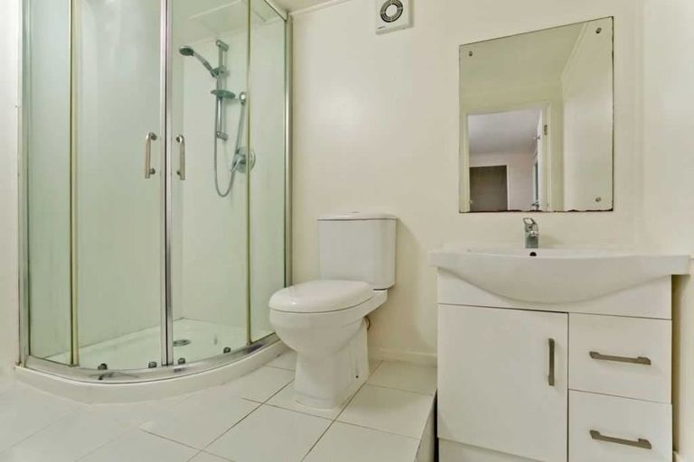 Photo of property in 54 Stanley Road, Glenfield, Auckland, 0629