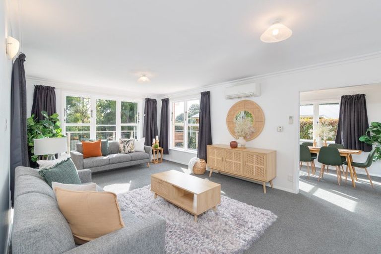 Photo of property in 231 Whites Line East, Waiwhetu, Lower Hutt, 5010