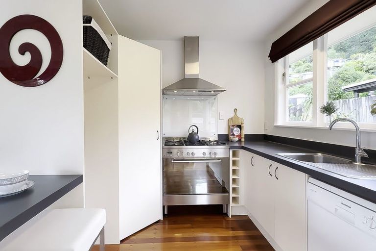 Photo of property in 40 Jocelyn Crescent, Pinehaven, Upper Hutt, 5019