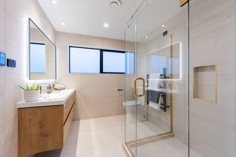 Photo of property in 3 Waitai Close, Long Bay, Auckland, 0630