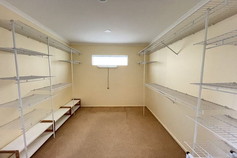 Photo of property in 33 Pendennis Point, Camborne, Porirua, 5026