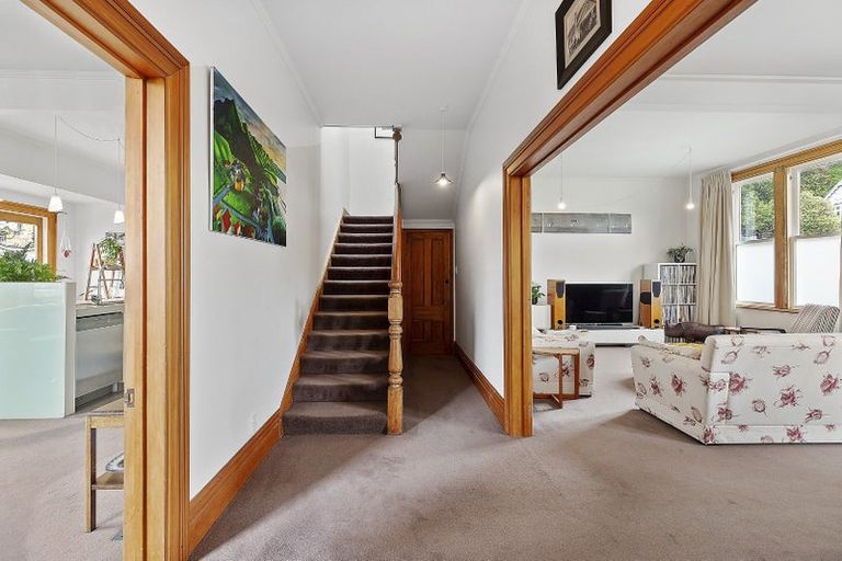 Photo of property in 51 Scarborough Terrace, Mount Victoria, Wellington, 6011