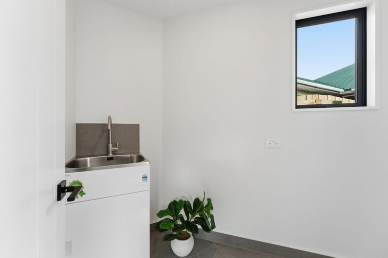 Photo of property in 33a Neill Street, Hornby, Christchurch, 8042