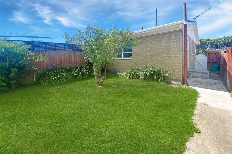 Photo of property in 2/80 Oram Avenue, New Brighton, Christchurch, 8061