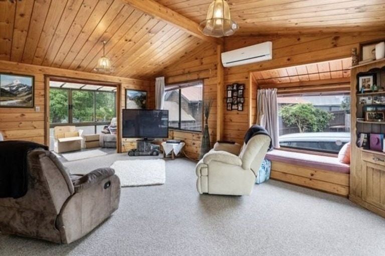 Photo of property in 3 St Annes Crescent, Wattle Downs, Auckland, 2103