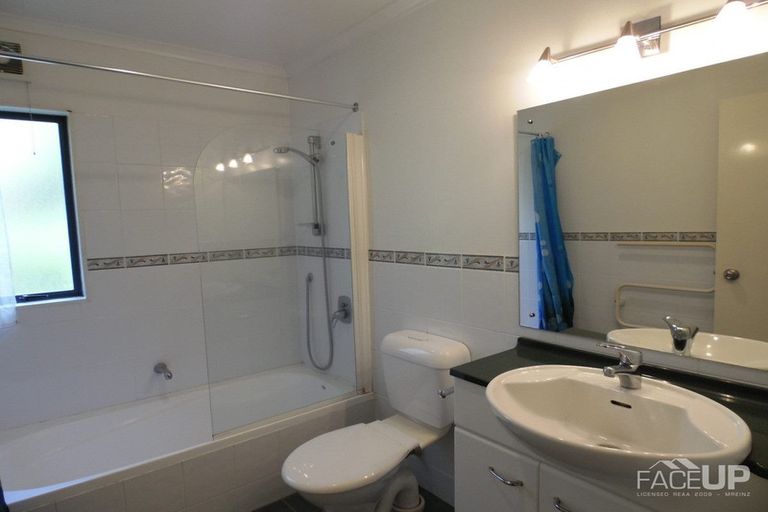 Photo of property in 56a Lagoon Way, West Harbour, Auckland, 0618