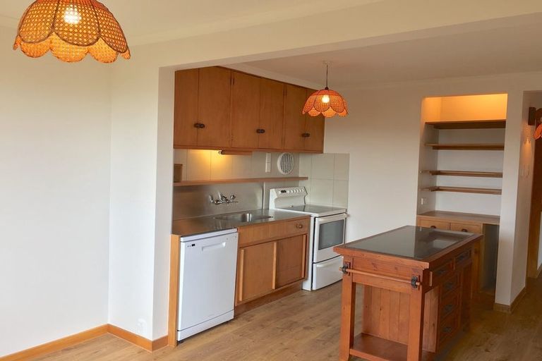 Photo of property in 135 Mount Pleasant Road, Mount Pleasant, Christchurch, 8081