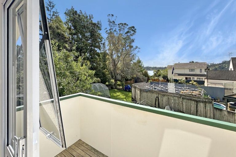 Photo of property in 11 Holgate Avenue, Herald Island, Auckland, 0618