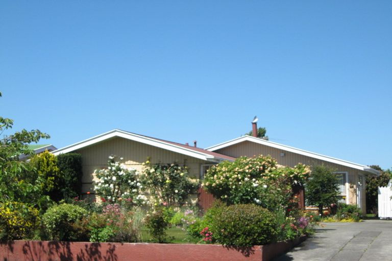 Photo of property in 38 Bickerton Street, Wainoni, Christchurch, 8061