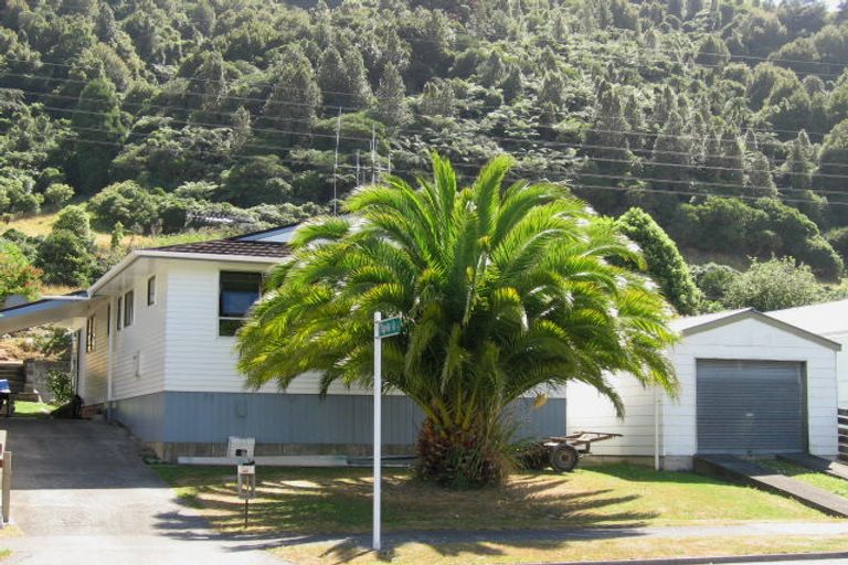 Photo of property in 29 Hartford Crescent, Totara Park, Upper Hutt, 5018