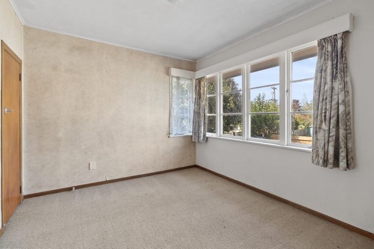 Photo of property in 2a Coniston Avenue, Te Atatu South, Auckland, 0610