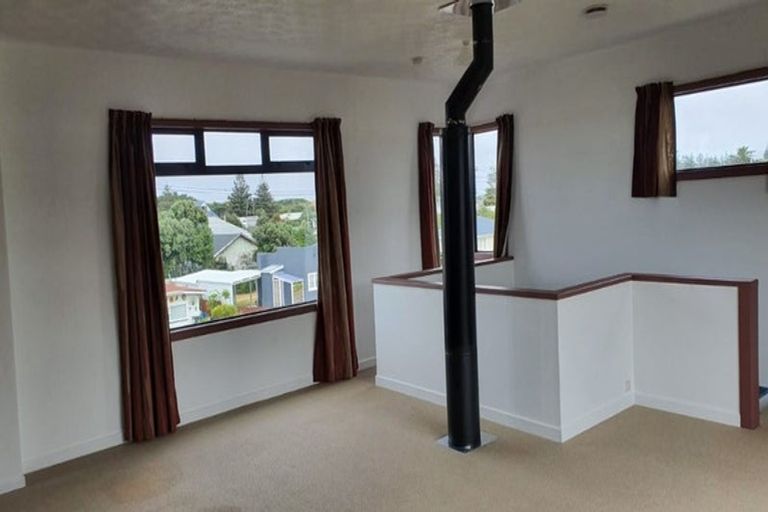 Photo of property in 14 Aotea Street, Castlecliff, Whanganui, 4501