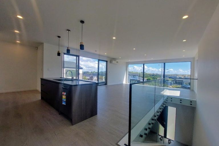 Photo of property in 22 Cavalli Road, Long Bay, Auckland, 0630