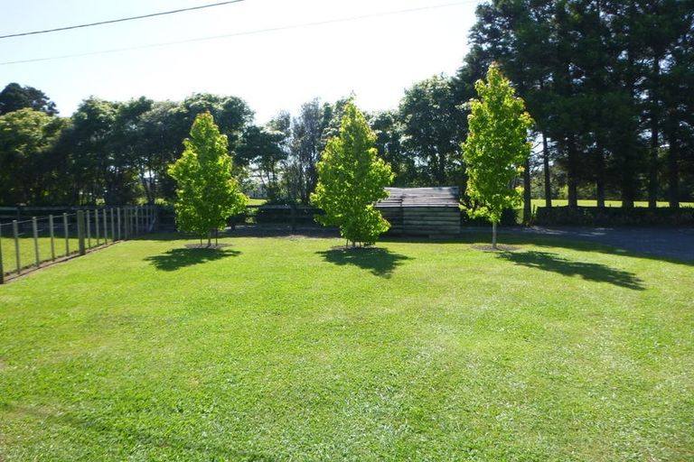 Photo of property in 146 Boord Crescent, Kumeu, 0891