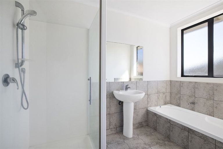 Photo of property in 17 George Arthur Place, Pukekohe, 2120