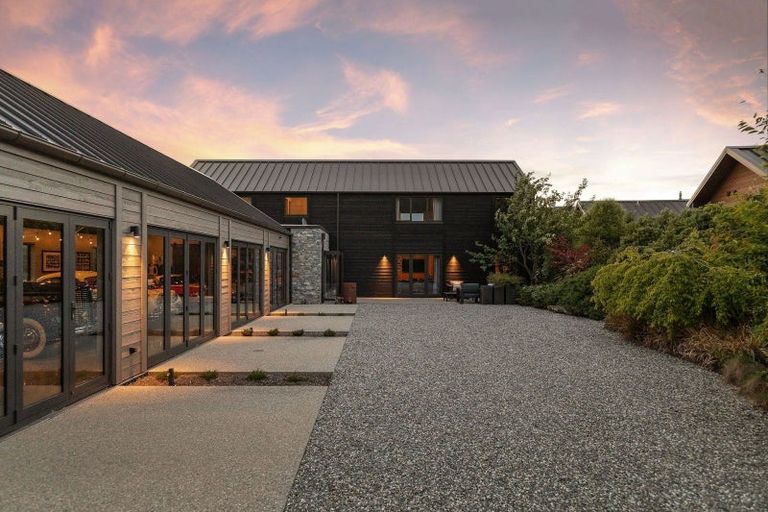 Photo of property in 8 Pendeen Crescent, Jacks Point, Queenstown, 9371