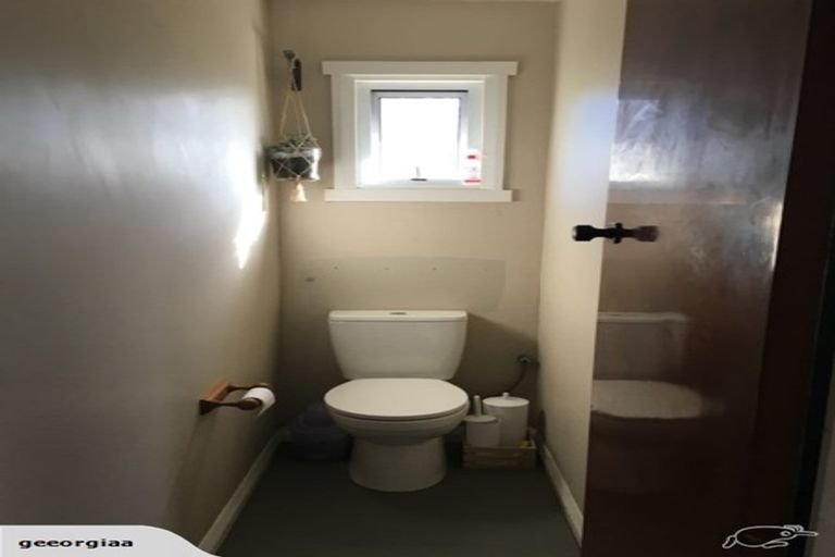 Photo of property in 4 Gordon Street, Glen Avon, New Plymouth, 4312