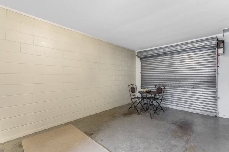 Photo of property in 49a Great South Road, Takanini, 2112