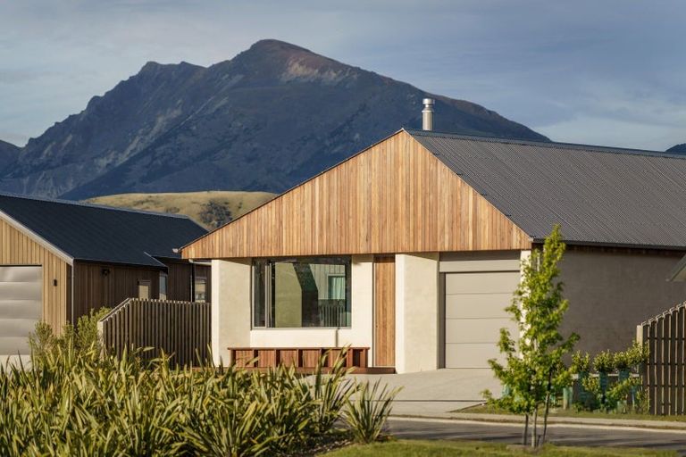 Photo of property in 8 Hawkdun Place, Bridge Hill, Alexandra, 9320