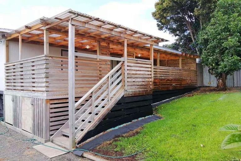 Photo of property in 252 Triangle Road, Massey, Auckland, 0614