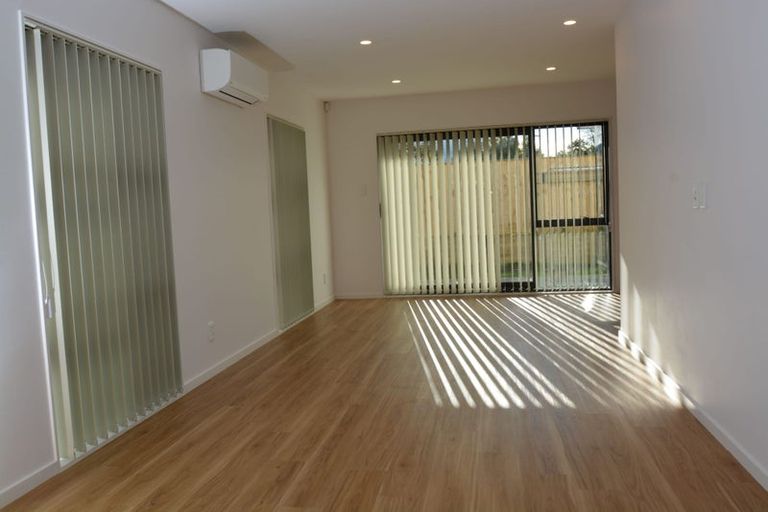 Photo of property in 26a Hutchinsons Road, Bucklands Beach, Auckland, 2014