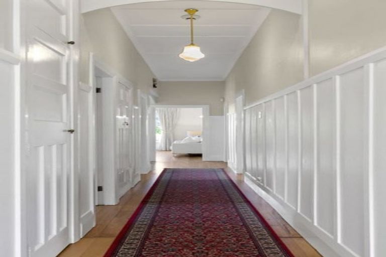 Photo of property in 7a North Avenue, Narrow Neck, Auckland, 0624