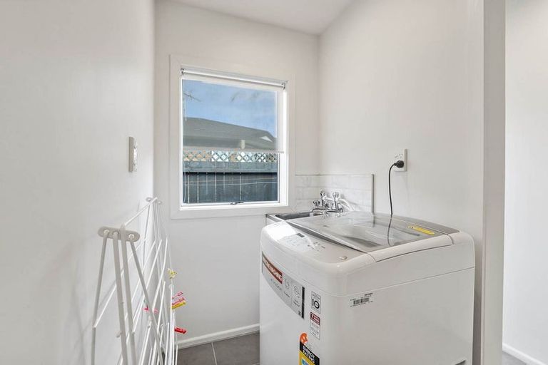 Photo of property in 5/92 Titirangi Road, New Lynn, Auckland, 0600