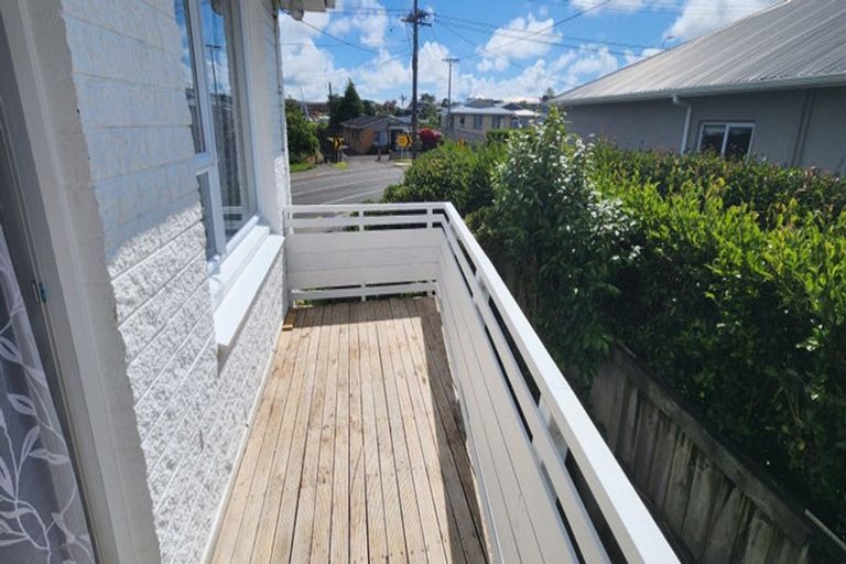 Photo of property in 1/39 Waimea Street, Westown, New Plymouth, 4310