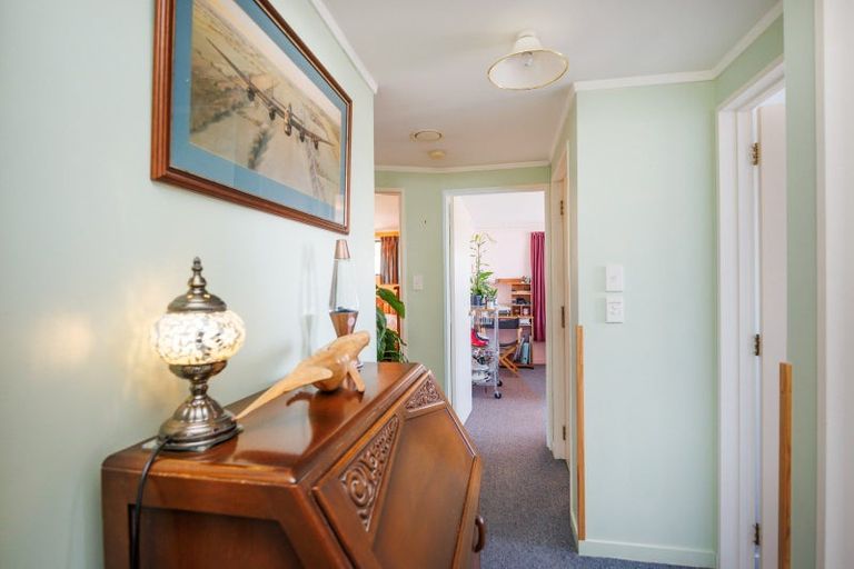 Photo of property in 1931 Parewanui Road, Parewanui, Bulls, 4894