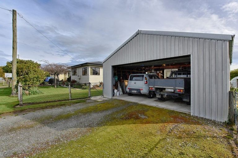 Photo of property in 26 Tokanui-haldane Road, Tokanui, 9884