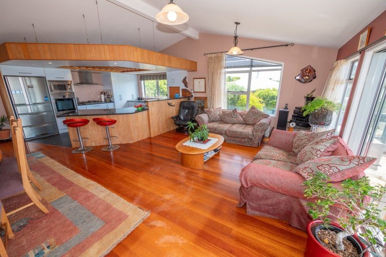 Photo of property in 43 Stratford Drive, Cable Bay, 0420