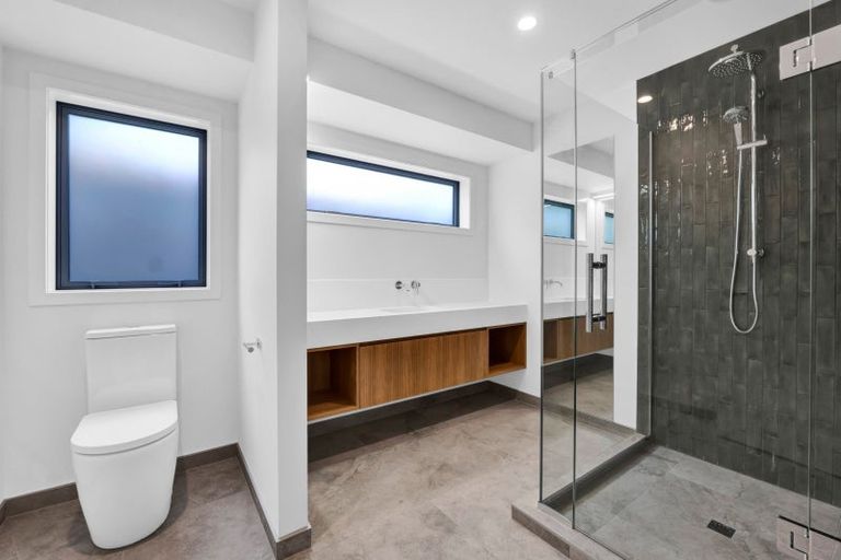 Photo of property in 7c Strandon Place, Strandon, New Plymouth, 4312