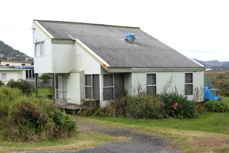 Photo of property in 75 Ocean Beach Road, Tairua, 3508