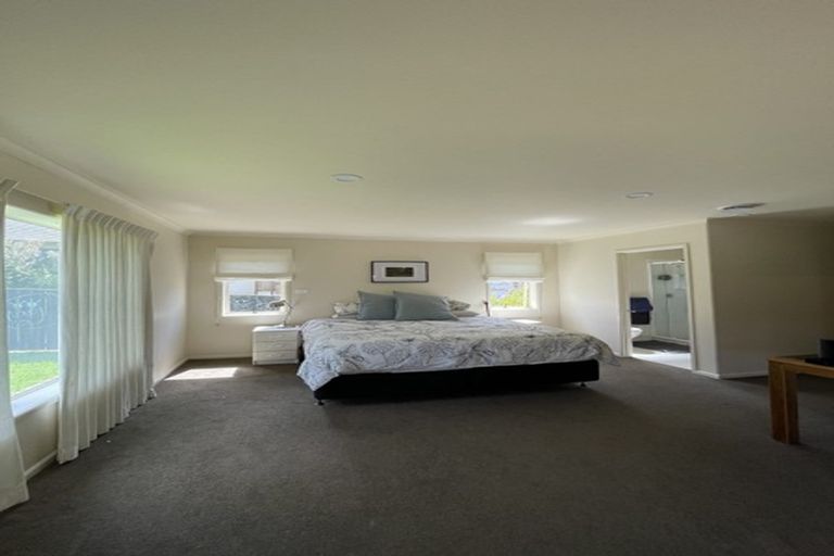 Photo of property in 32 Waldorf Crescent, Orewa, 0931
