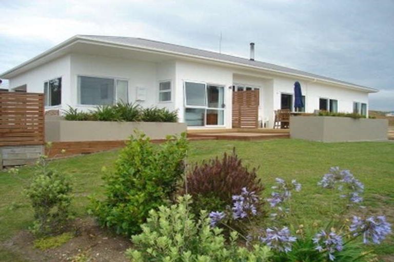 Photo of property in 2 Coronation Street, Moeraki, Palmerston, 9482