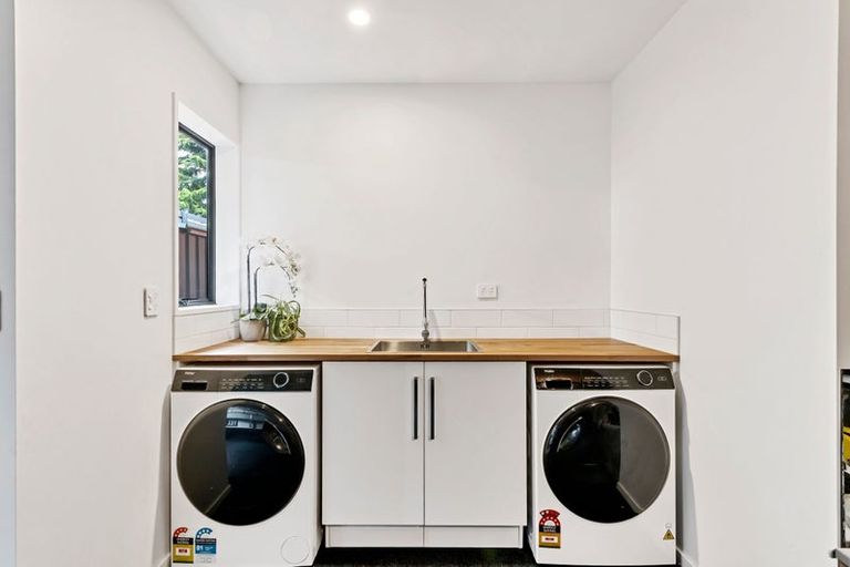 Photo of property in 9 Clyde Road, Upper Riccarton, Christchurch, 8041