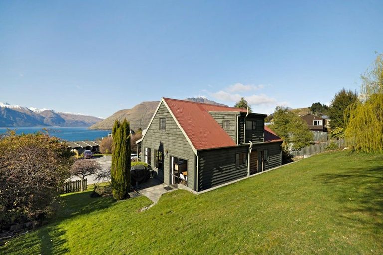 Photo of property in 136 Fernhill Road, Fernhill, Queenstown, 9300