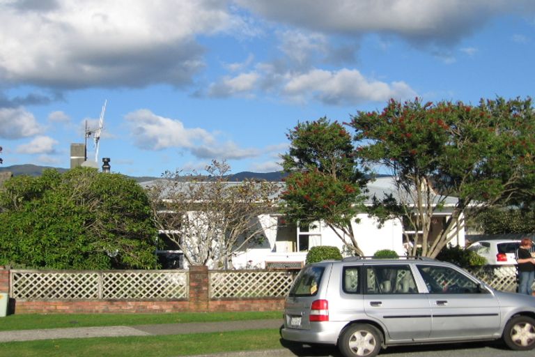 Photo of property in 8 Wetherby Grove, Wainuiomata, Lower Hutt, 5014