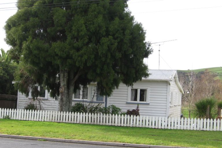 Photo of property in 90 Awaroa Road, Helensville, 0800