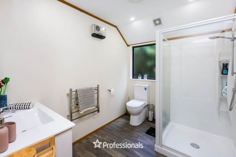 Photo of property in 8 King Charles Drive, Kingsley Heights, Upper Hutt, 5018