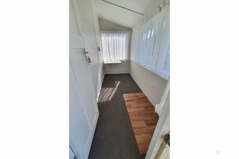 Photo of property in 14 Rhodes Street, Waimate, 7924