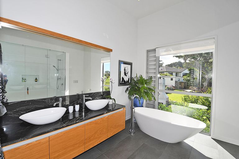 Photo of property in 10 Lax Crescent, Leigh, 0985