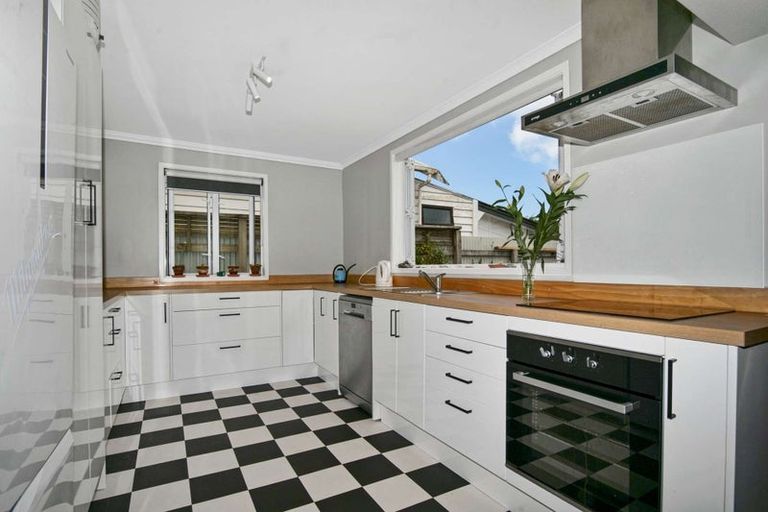 Photo of property in 61 Russell Street, Westport, 7825