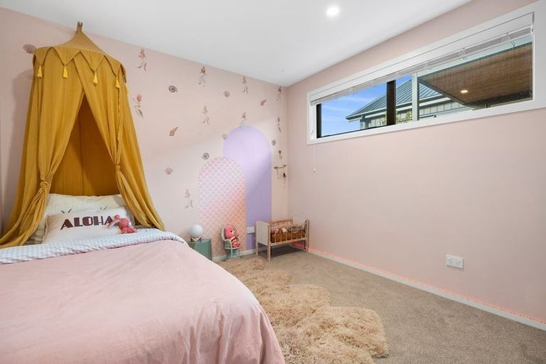 Photo of property in 17 Tuke Lane, Wanaka, 9305