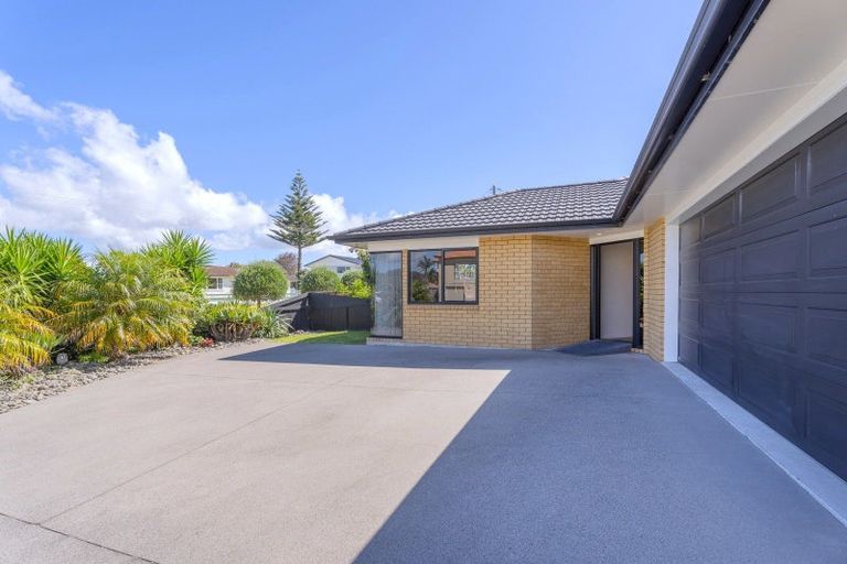 Photo of property in 1 Cobham Lane, Whitianga, 3510