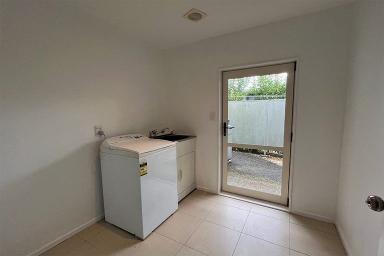 Photo of property in 1a Sycamore Drive, Sunnynook, Auckland, 0620