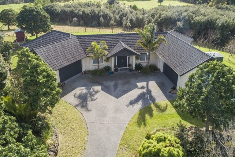 Photo of property in 142 Shelly Beach Road, Shelly Beach, Helensville, 0874