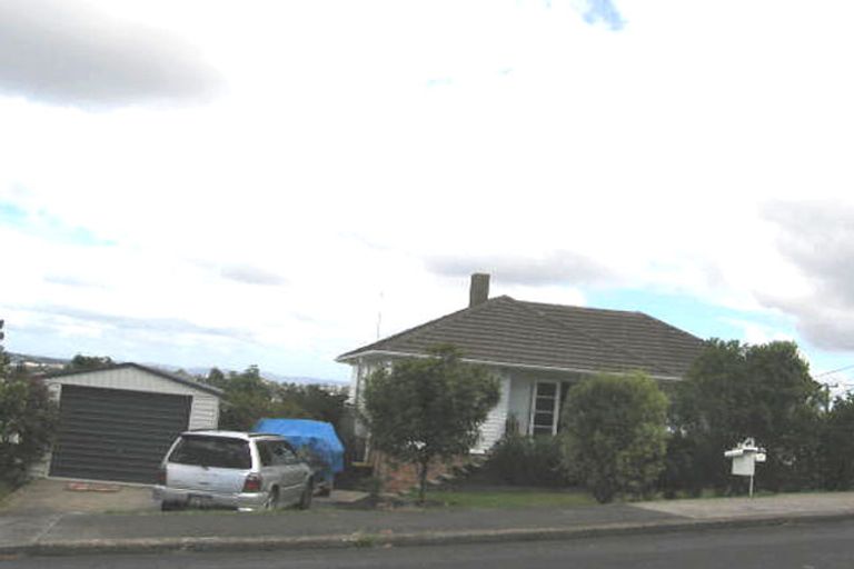 Photo of property in 1/1 Morton Avenue, Forrest Hill, Auckland, 0620