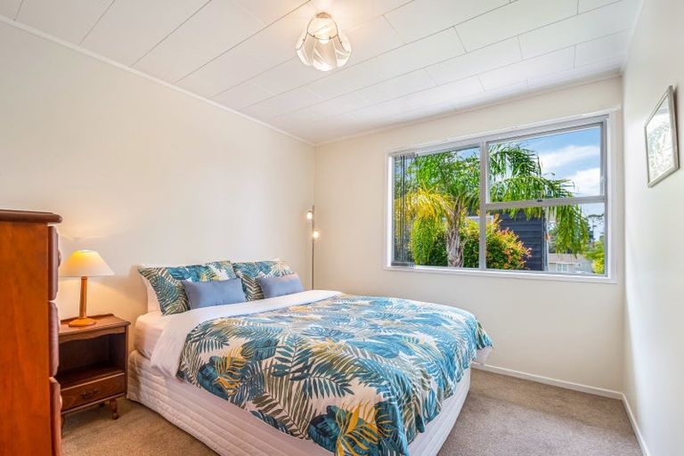 Photo of property in 37 Fitzwater Place, Henderson, Auckland, 0612